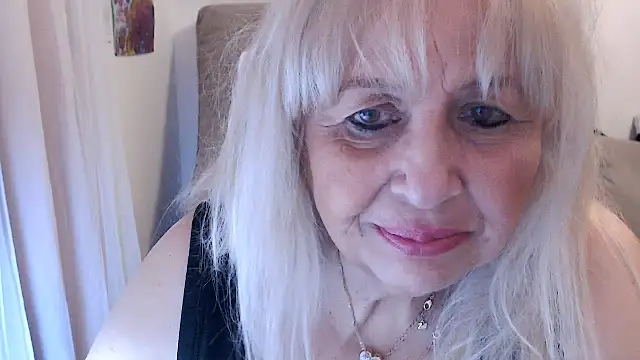 Snapshot of SusiLifeXXX chatting on December 15, 2025, 8:35 pm SusiLifeXXX online show from December 15, 2025, 8:35 pm