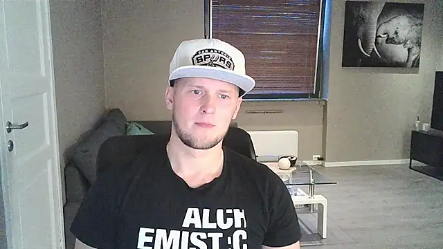 Dartanjanas13 online show from September 20, 2025, 4:52 pm