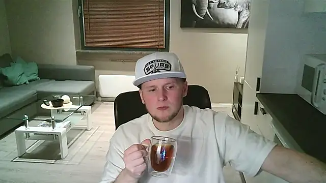 Dartanjanas13 online show from October 24, 2025, 9:44 pm