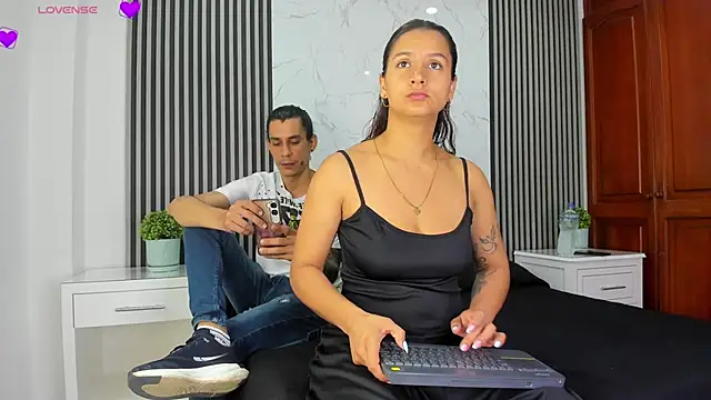 JackAndRosse  online show from March 12, 2026, 1:06 pm