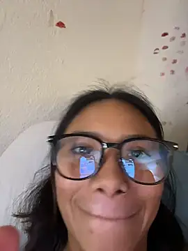 Snapshot of Nia_Desire chatting on March 3, 2026, 7:58 am Nia Desire online show from March 3, 2026, 7:58 am