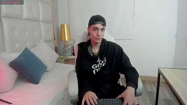 dark sun302 online show from December 16, 2025, 12:15 am