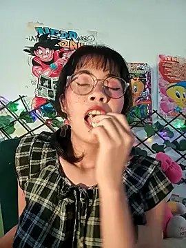 dolliette24 online show from May 8, 2026, 4:29 am