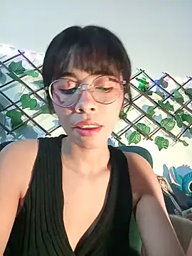 dolliette24 online show from May 17, 2026, 5:38 am