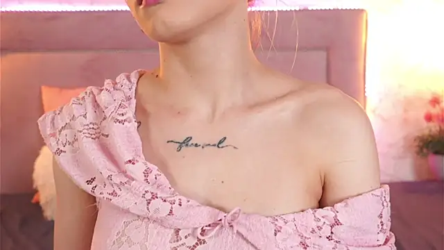 Snapshot of ChannelAngeless chatting on October 31, 2025, 10:16 am ChannelAngeless online show from October 31, 2025, 10:16 am