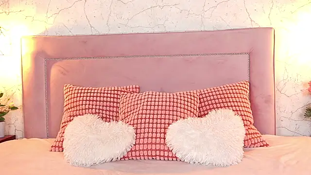 Snapshot of ChannelAngeless chatting on November 19, 2025, 10:04 am ChannelAngeless online show from November 19, 2025, 10:04 am