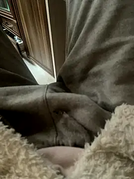 darksagax1 online show from November 18, 2025, 10:41 am