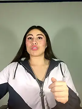 LunaBloom 77 online show from December 18, 2025, 7:31 pm