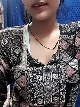 Snapshot of Raj-kumari chatting on October 3, 2025, 4:04 pm Raj-kumari online show from October 3, 2025, 4:04 pm