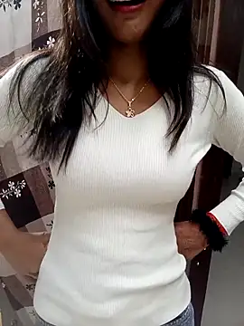 Snapshot of Raj-kumari chatting on October 25, 2025, 4:35 pm Raj-kumari online show from October 25, 2025, 4:35 pm