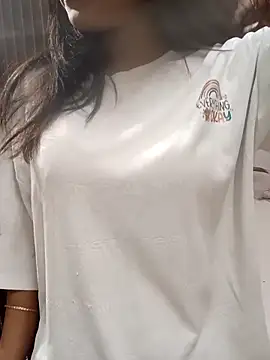 Snapshot of Raj-kumari chatting on November 16, 2025, 5:40 pm Raj-kumari online show from November 16, 2025, 5:40 pm