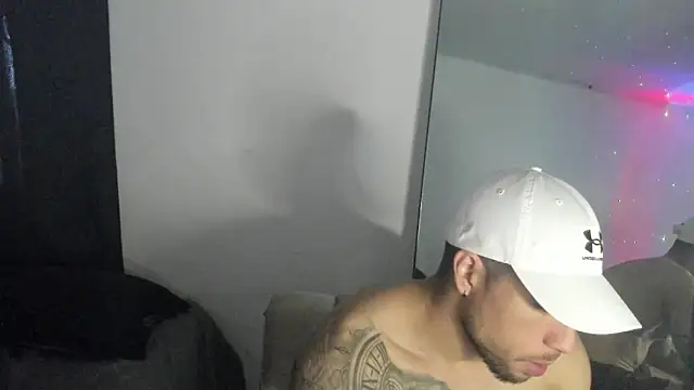 Snapshot of ThiagoLugo chatting on April 5, 2026, 4:59 pm ThiagoLugo online show from April 5, 2026, 4:59 pm