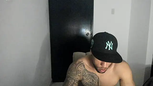 Snapshot of ThiagoLugo chatting on May 1, 2026, 5:01 am ThiagoLugo online show from May 1, 2026, 5:01 am