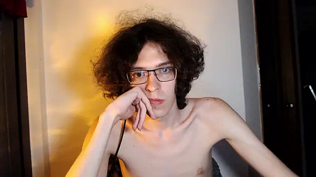 LovesomeCookie online show from May 3, 2026, 3:51 pm