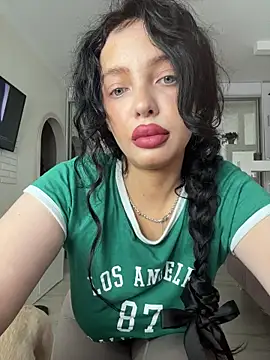 Hannah xBaby online show from November 2, 2025, 10:06 am