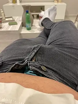 Snapshot of Mrdim26 chatting on February 17, 2026, 7:27 am Mrdim26 online show from February 17, 2026, 7:27 am