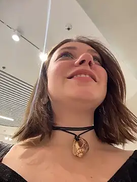 lucy-joy online show from September 26, 2025, 8:29 am