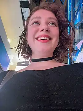 lucy-joy online show from November 5, 2025, 10:15 am