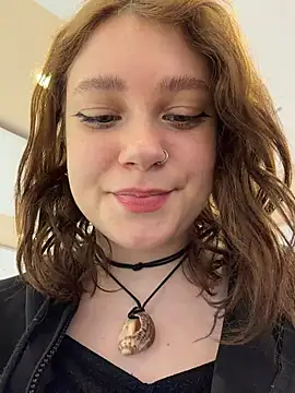 lucy-joy online show from June 18, 2026, 10:19 am
