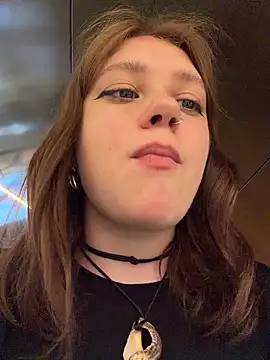 lucy-joy online show from June 27, 2026, 12:22 pm