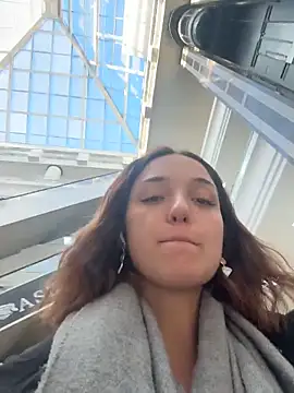 DollyTall online show from November 14, 2025, 8:57 am