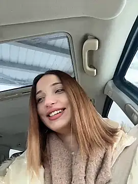 Snapshot of DollyTall chatting on December 23, 2025, 8:34 am DollyTall online show from December 23, 2025, 8:34 am