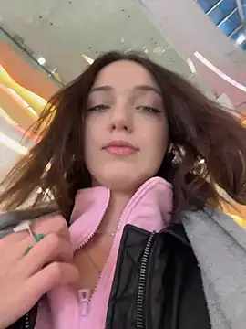 Snapshot of DollyTall chatting on January 7, 2026, 7:11 am DollyTall online show from January 7, 2026, 7:11 am