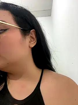 Snapshot of Emily_Taylor2 chatting on September 28, 2025, 5:02 am Emily Taylor2 online show from September 28, 2025, 5:02 am