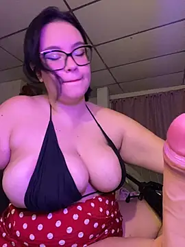Snapshot of Emily_Taylor2 chatting on October 2, 2025, 1:56 am Emily Taylor2 online show from October 2, 2025, 1:56 am