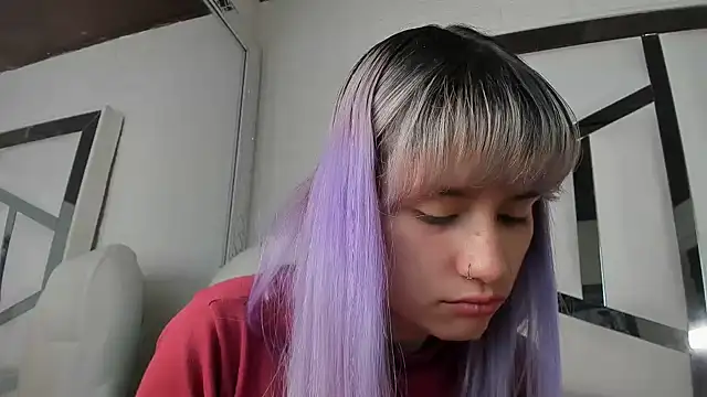 barbieambar online show from November 21, 2025, 1:54 pm