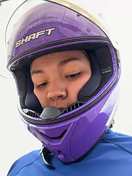 Camilla Miller01 online show from April 9, 2026, 6:57 pm