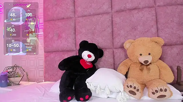 AmyStar1 online show from July 4, 2026, 9:10 pm