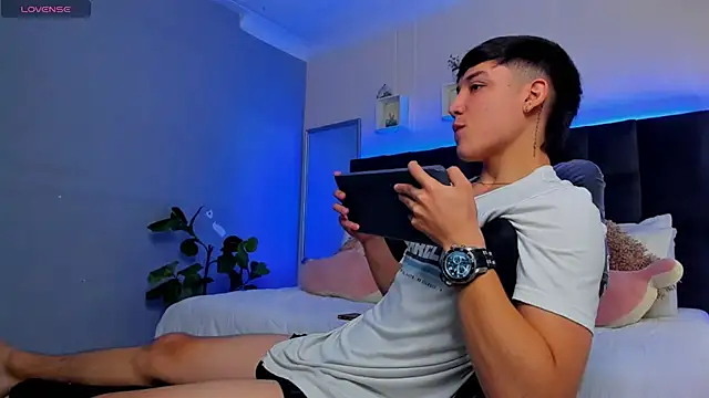 Ares di martin online show from December 5, 2025, 3:20 pm