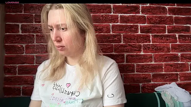 Snapshot of CitrusBlissss chatting on November 6, 2025, 2:56 am CitrusBlissss online show from November 6, 2025, 2:56 am