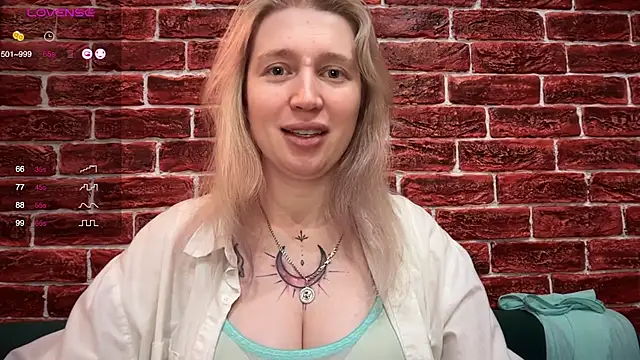 Snapshot of CitrusBlissss chatting on November 7, 2025, 3:12 pm CitrusBlissss online show from November 7, 2025, 3:12 pm