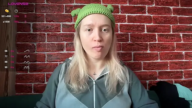 Snapshot of CitrusBlissss chatting on December 1, 2025, 3:11 am CitrusBlissss online show from December 1, 2025, 3:11 am