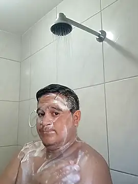 Snapshot of reguetones92 chatting on October 18, 2025, 5:57 pm reguetones92 online show from October 18, 2025, 5:57 pm