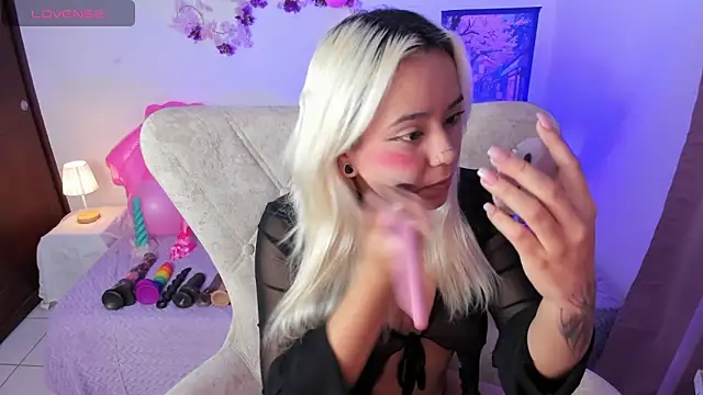 Snapshot of Nataliahenao69 chatting on April 11, 2026, 2:38 am Nataliahenao69 online show from April 11, 2026, 2:38 am