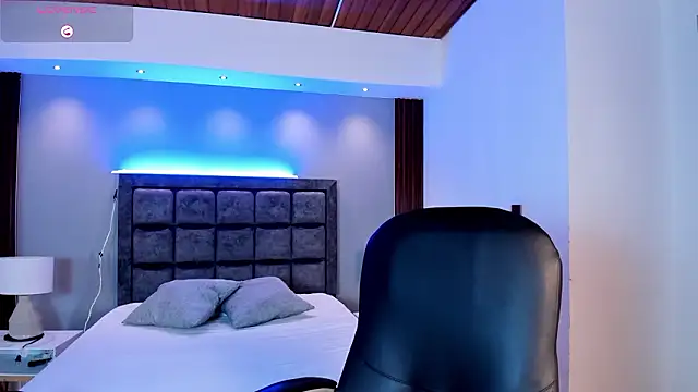 Snapshot of AidaJones chatting on February 18, 2026, 12:01 pm AidaJones online show from February 18, 2026, 12:01 pm