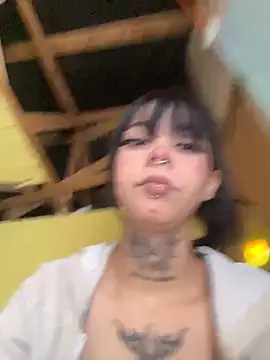 kiittyselenita online show from March 23, 2026, 3:38 pm