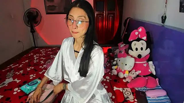 Anais lux online show from July 6, 2026, 10:45 pm