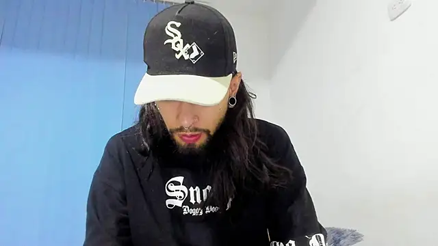 Snapshot of Theferxxo_12 chatting on October 28, 2025, 11:07 pm Theferxxo 12 online show from October 28, 2025, 11:07 pm