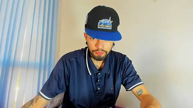 Snapshot of Theferxxo_12 chatting on November 4, 2025, 10:09 pm Theferxxo 12 online show from November 4, 2025, 10:09 pm