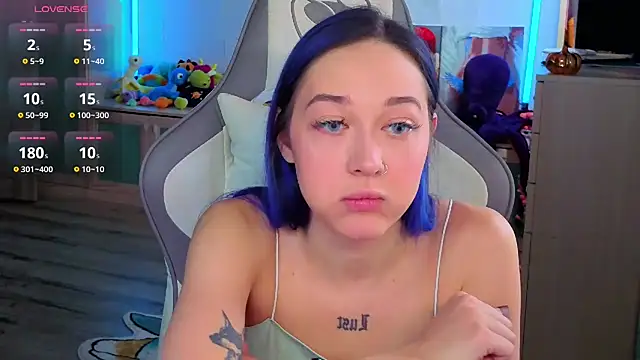 Snapshot of Im_suka chatting on November 14, 2025, 4:33 am Im suka online show from November 14, 2025, 4:33 am