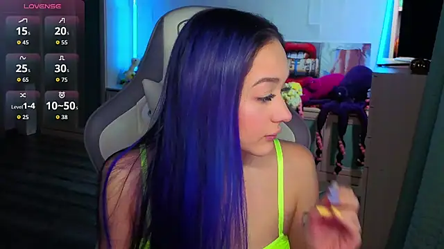 Snapshot of Im_suka chatting on December 4, 2025, 2:43 am Im suka online show from December 4, 2025, 2:43 am