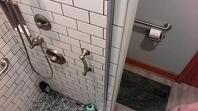 Snapshot of LEVIATHANX666 chatting on February 23, 2026, 5:10 pm LEVIATHANX666 online show from February 23, 2026, 5:10 pm