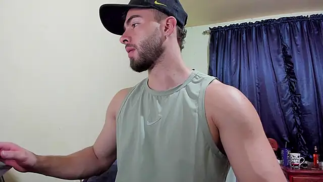 Snapshot of MaxDell chatting on November 15, 2025, 8:38 pm MaxDell online show from November 15, 2025, 8:38 pm