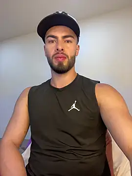 Snapshot of MaxDell chatting on February 10, 2026, 4:27 am MaxDell online show from February 10, 2026, 4:27 am