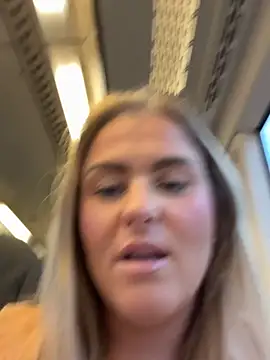 Snapshot of Charleigh_xx chatting on January 19, 2026, 3:05 pm Charleigh xx online show from January 19, 2026, 3:05 pm