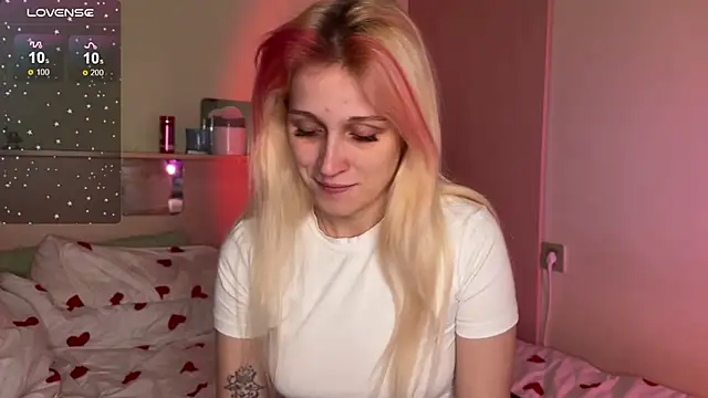 Snapshot of _Annabel_Myr_ chatting on September 24, 2025, 9:12 am Annabel Myr online show from September 24, 2025, 9:12 am